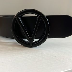 Black mario valentino belt